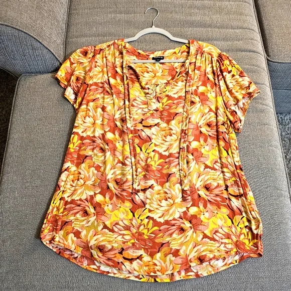 Torrid Orange Yellow Red Floral Fall Casual Relaxed Office Vibrant Top Size 1 - Picture 1 of 7